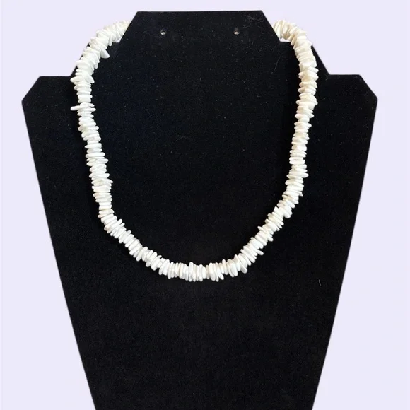 Y2K White Pukka Shell Necklace 🐚 - Picture 1 of 2